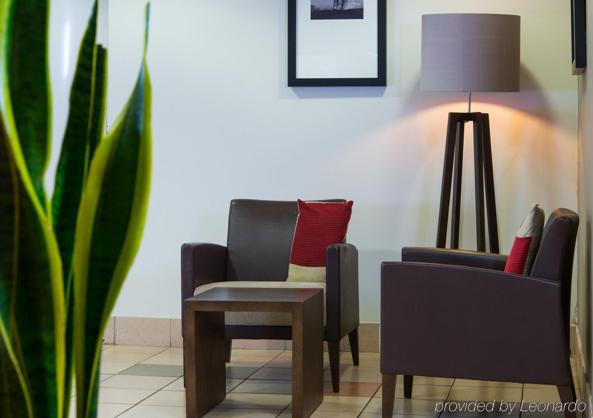 Express By Ihg Hotel