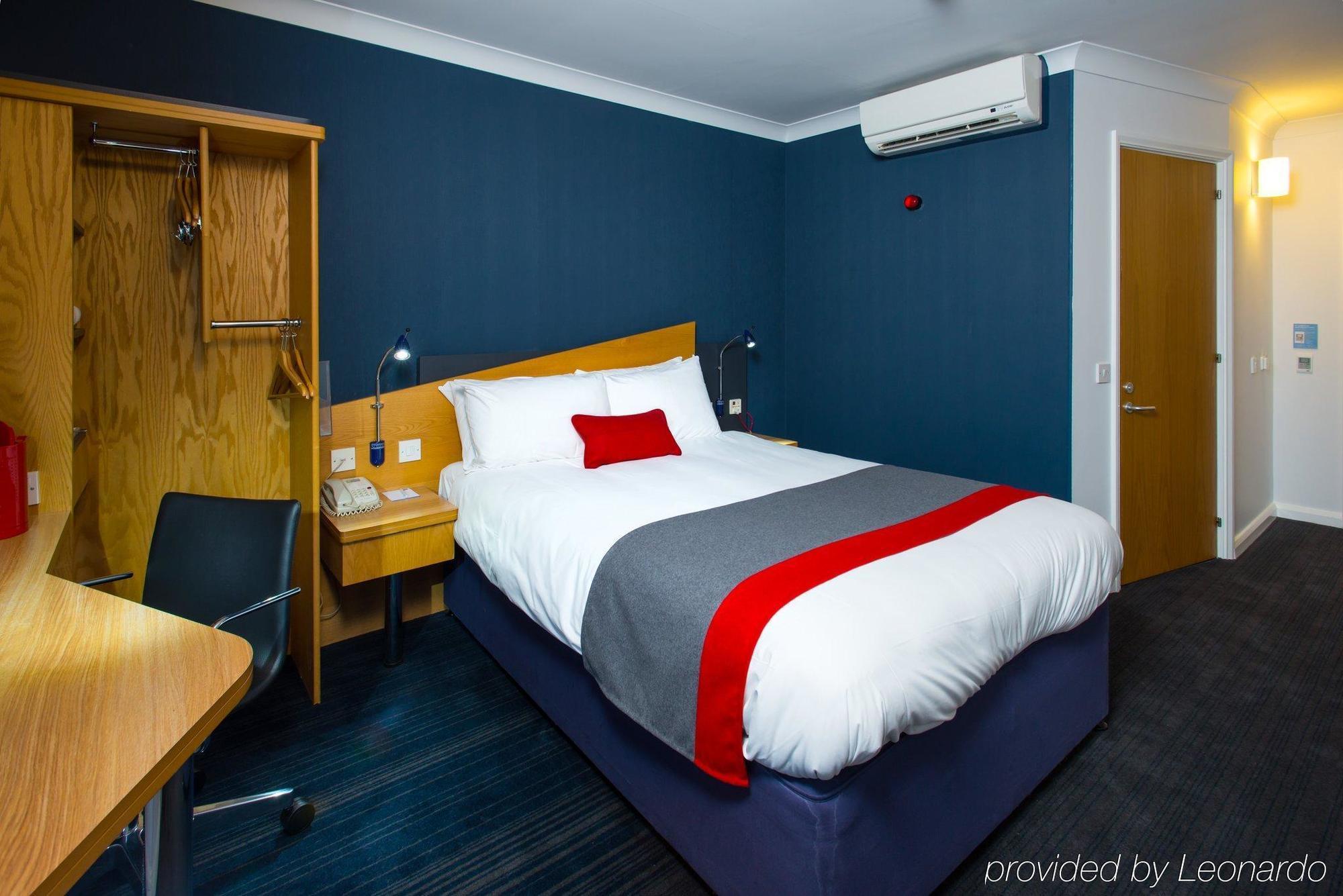 Express By Ihg Hotel 3*