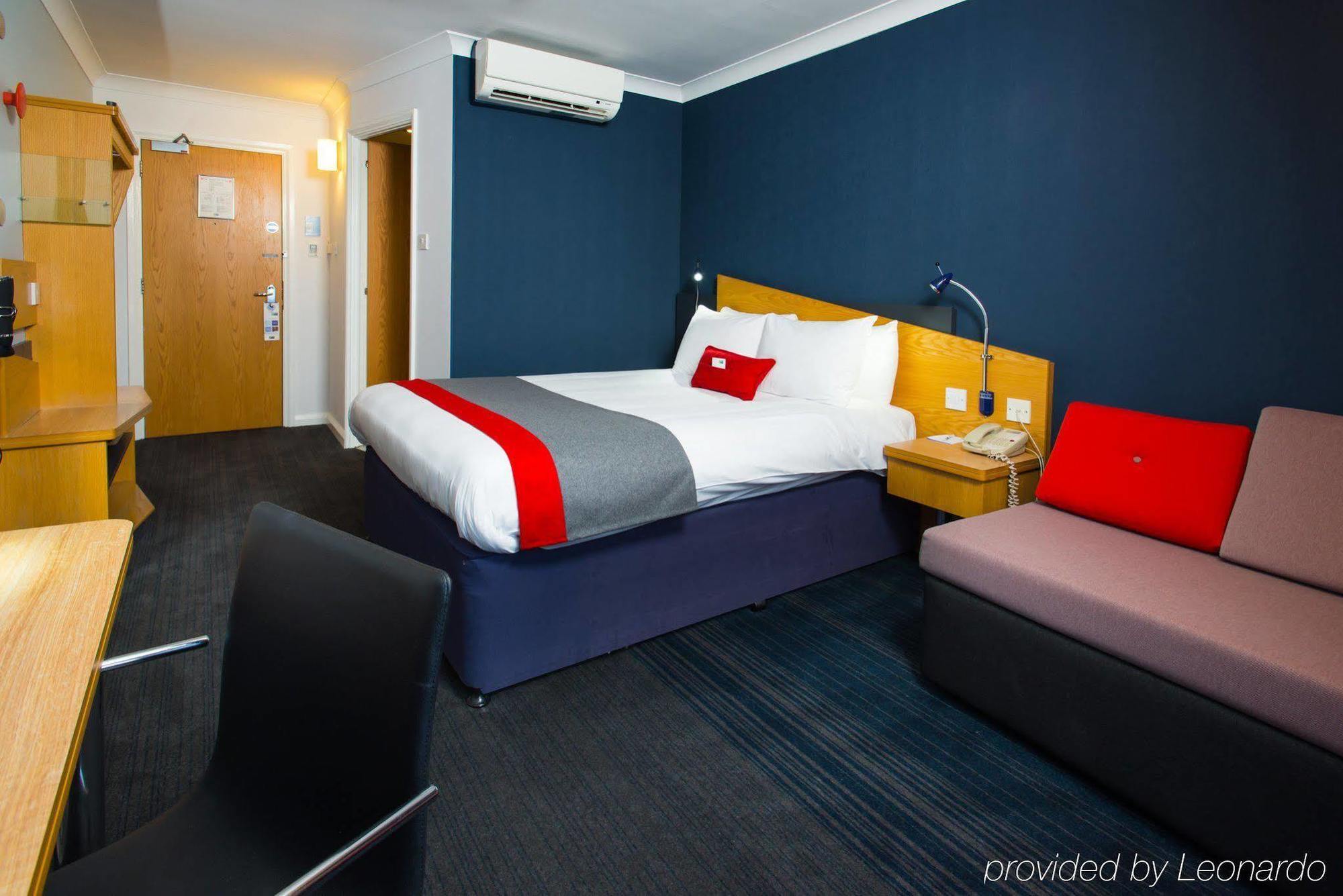 Express By Ihg Hotel